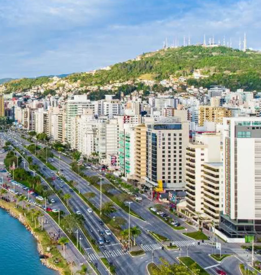 Vista aérea do Centro de Florianópolis, próximo ao Djalma.64